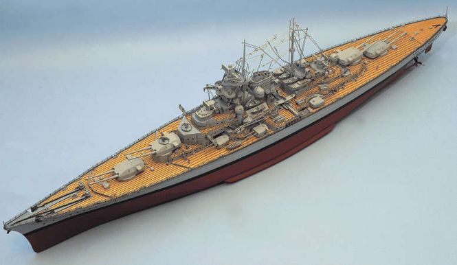 Huvudbild TIRPITZ. BÅTBYGGSATS MED FÄRDIGT PLASTSKROV. ...